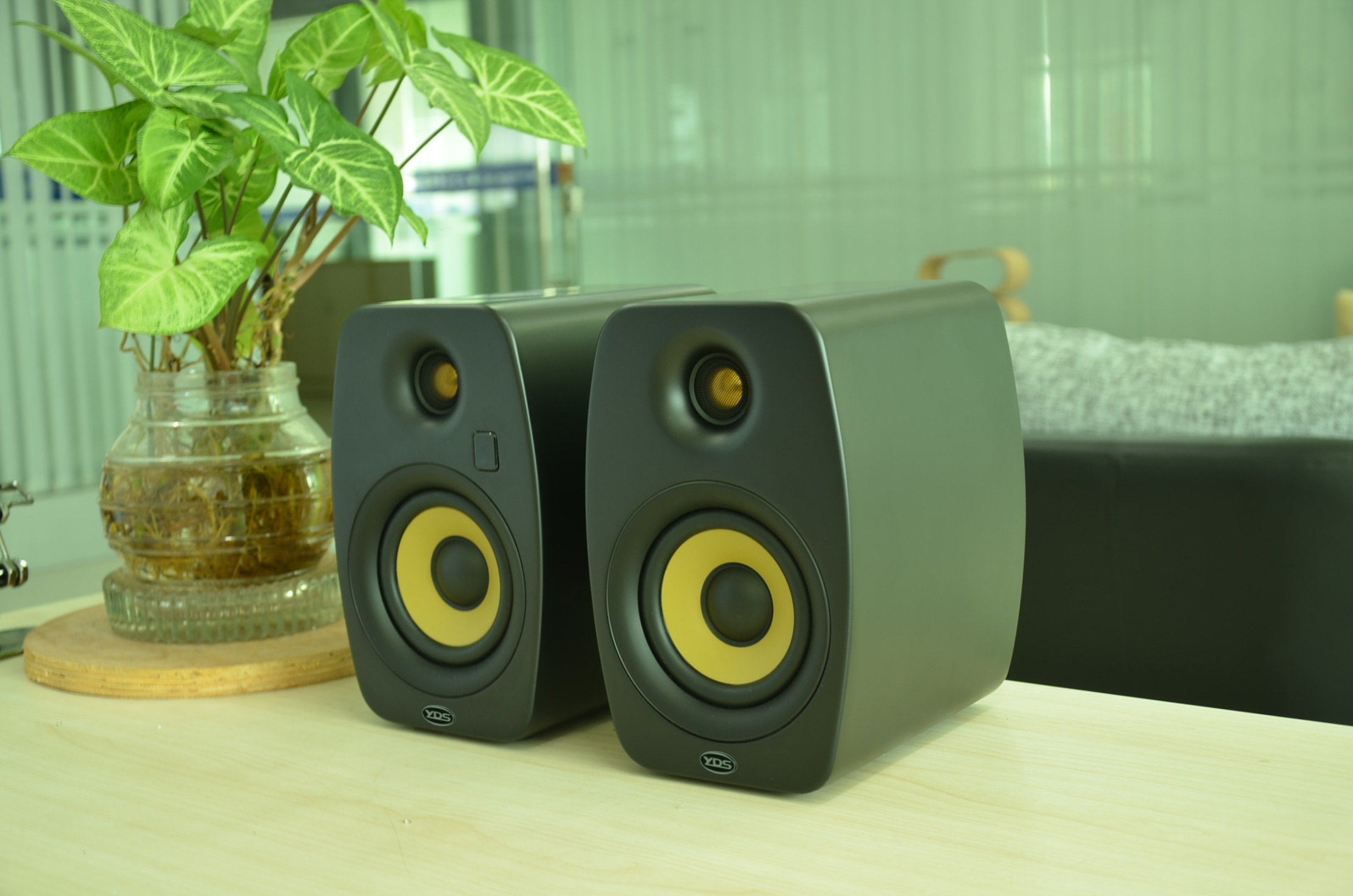 HIFI speakers-4 inch 2-way active powered bluetooth speaker